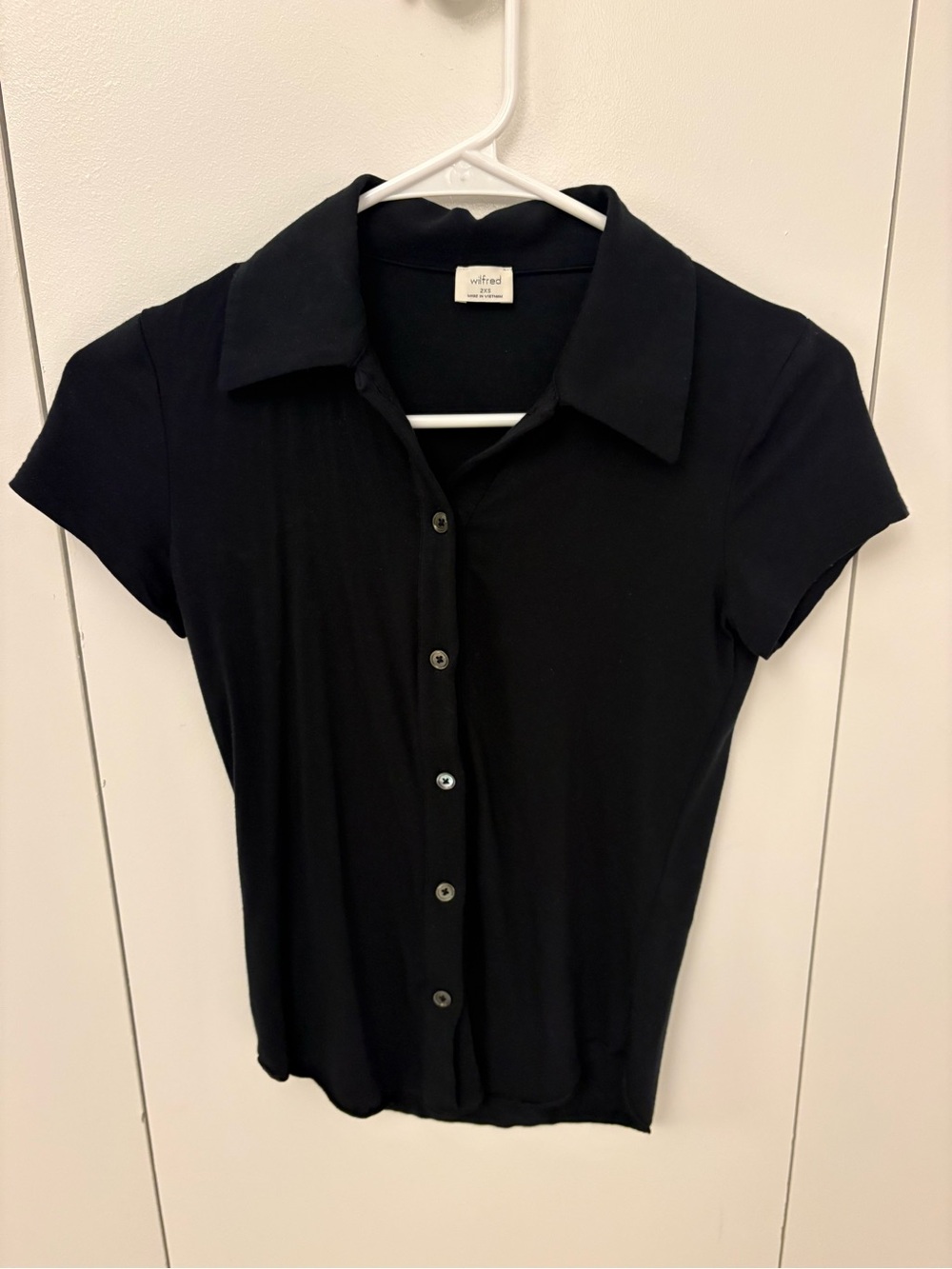 Wilfred Black Short Sleeve Button-Down Collared Top